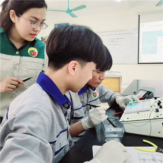 GIỚI THIỆU NGHỀ ĐIỆN TỬ CÔNG NGHIỆP