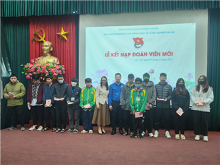 LỄ KẾT NẠP ĐOÀN VIÊN PHÁT TRIỂN TỔ CHỨC ĐOÀN THANH NIÊN CỘNG SẢN HỒ CHÍ MINH TRƯỜNG CAO ĐẲNG KINH TẾ CÔNG NGHIỆP HÀ NỘI, ĐỢT 1, NĂM HỌC 2023 - 2024